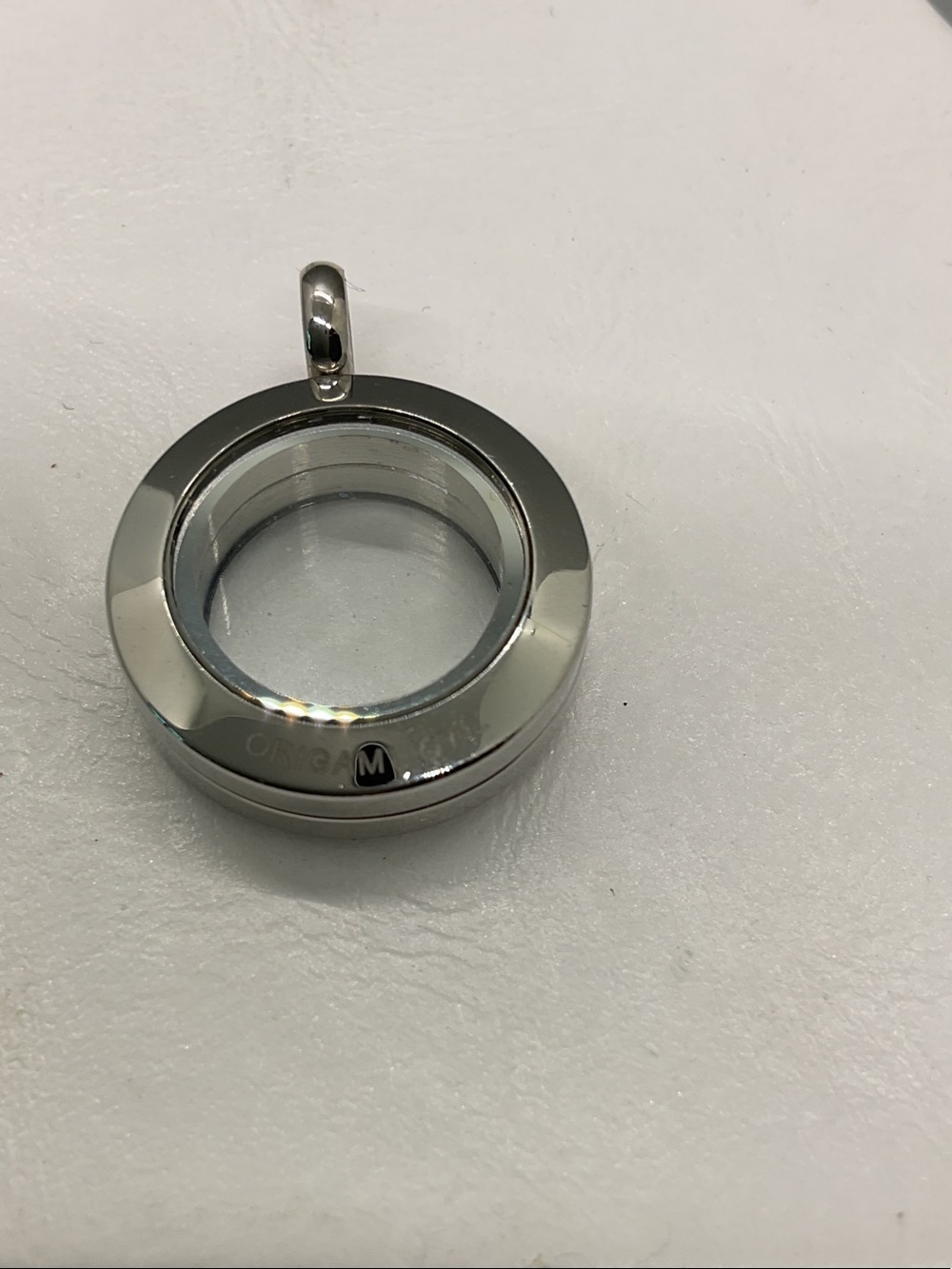 Origami Owl Silver Mini Living Locket Necklace - Silver - Picture 3 of 6